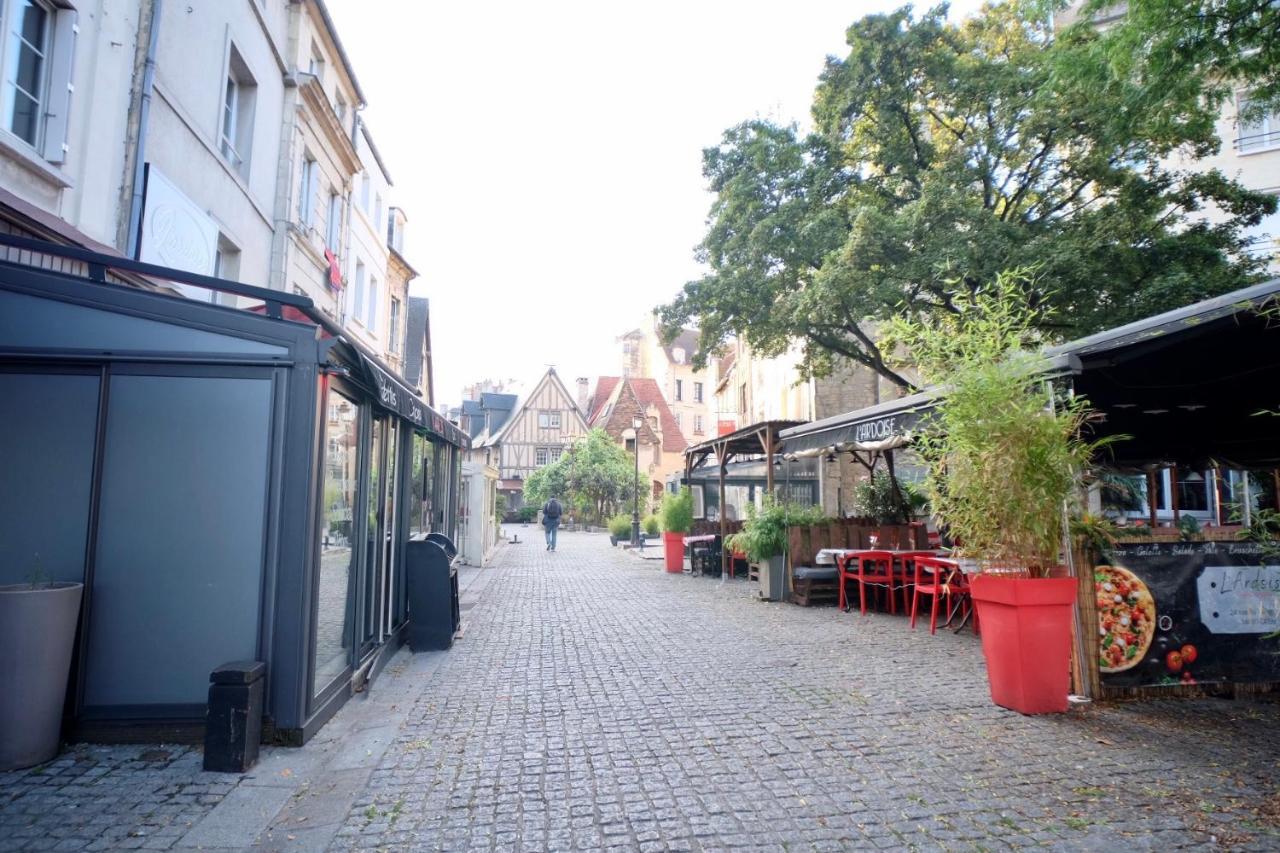 Le Perroquet Fringant, Rue Pietonne Et Quartier Historique Apartment Caen Bagian luar foto